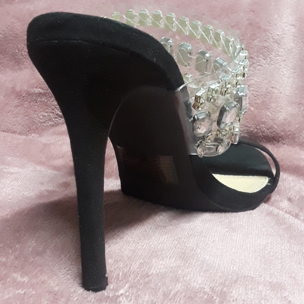 Fancy heels - Picture 7 of 8